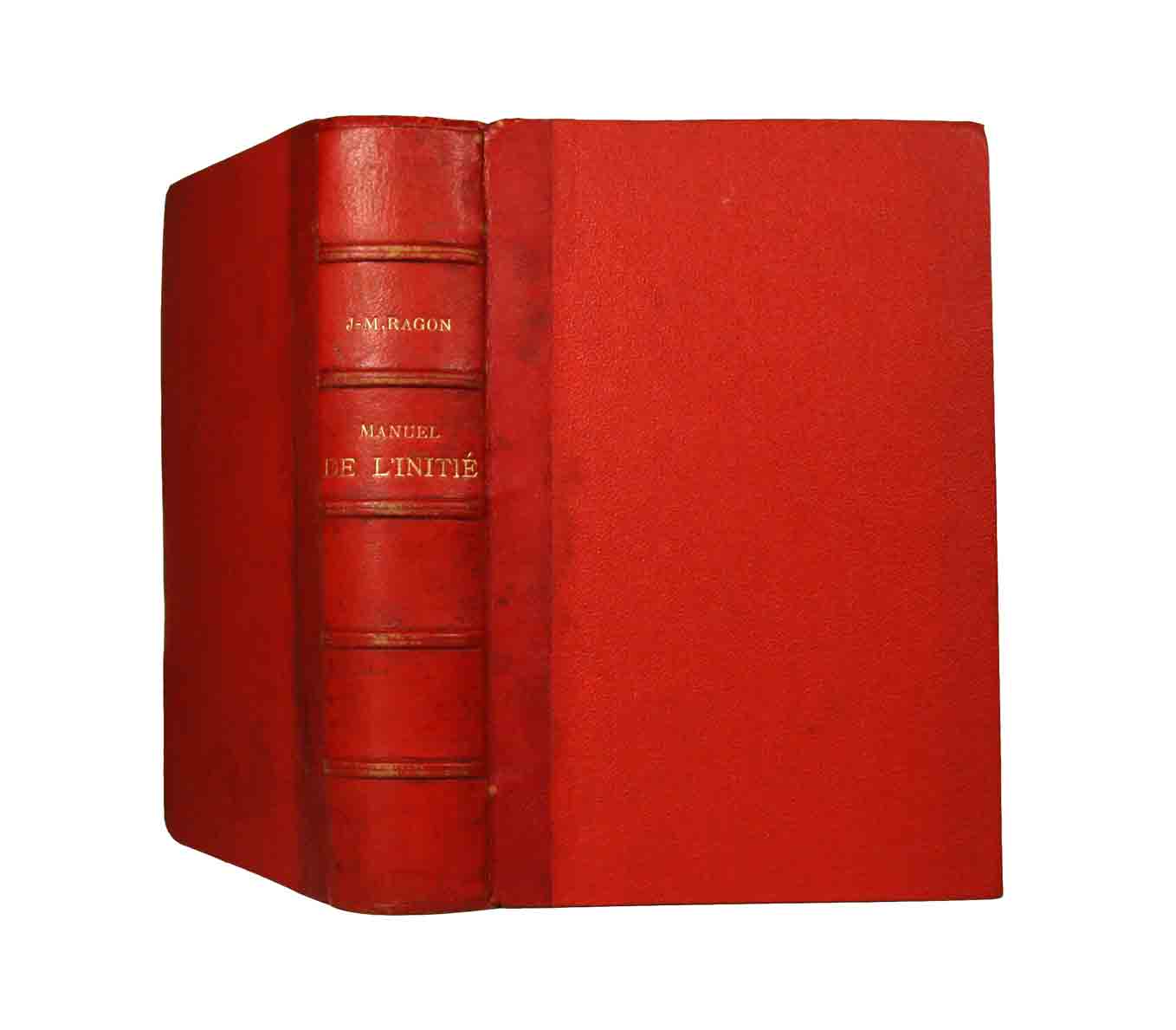 RAGON, J. M. (Jean Marie): - Francmaçonnerie. Tuileur général de la franc-maçonnerie ou Manuel de l'initié. Contenant: L'origine identique de l'écossime et de Msiraïm, les nomenclatures de 75 maçonneries, 52 rites, 34 ordres dits maçonniques, 26 ordres androgynes, 6 académies maçonniques, etc., et de plus de 1400 grades. (Paris, Teissier - Saint-Denis - Typographie de A. Moulin): 2 ff. (faux-titre (celui-ci avec découpe au coin inférieur) & titre) + 395 p. (+1) Paris Teissier, 1861, Relié avec: Franc-Maçonnerie. Ordre Chapitral nouveau grade de Rose-Croix et l'analyse des 14 degrés qui le précèdent, etc. 1 f. de titre + 116 p. qqs taches vers la fin d'ouvrage,