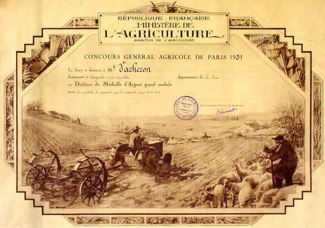  - Scne de labourage avec tracteur. Diplme pour Mr. Vacheron. Mdaille d'argent grand module. Concours gnral agricole de Paris 1931. Feuille 38x55.7 cm.