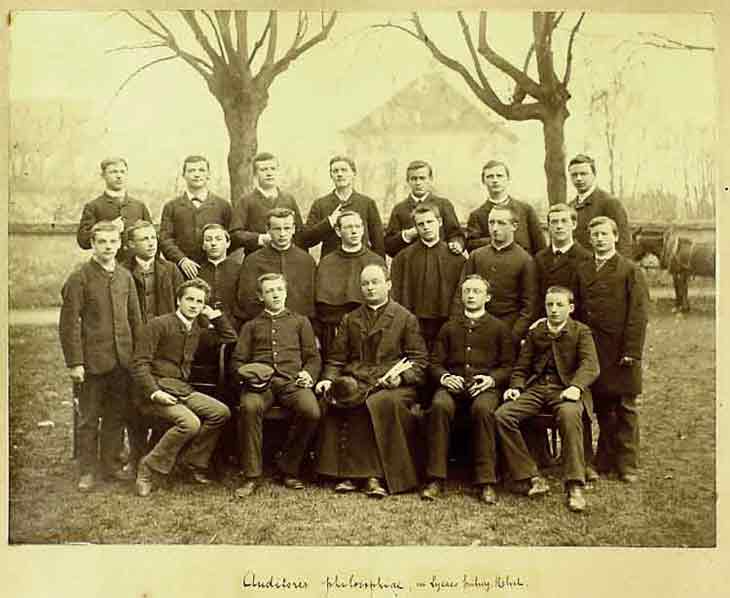 LORSON, E. (Photograph): - Original Fotografie, Auditores philosophiae, in Lyceas , Fribourg (Suisse) 1887 - 88. Photo E. Lorson Fribourg.